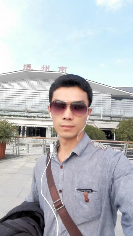 错把真心喂了狗的第三张照片--武平婚介网